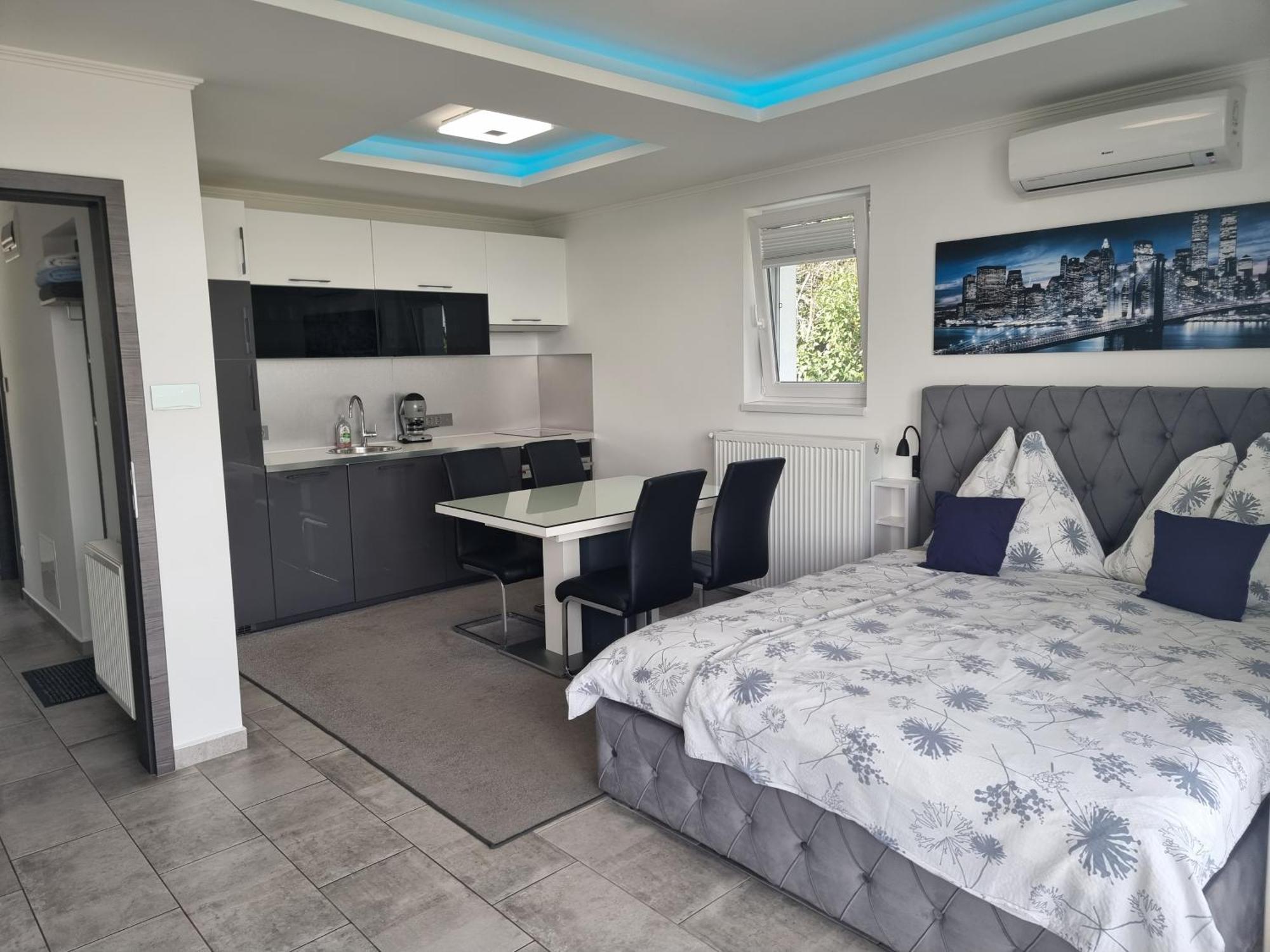 Lakeview Apartments Balatonfuered Екстериор снимка