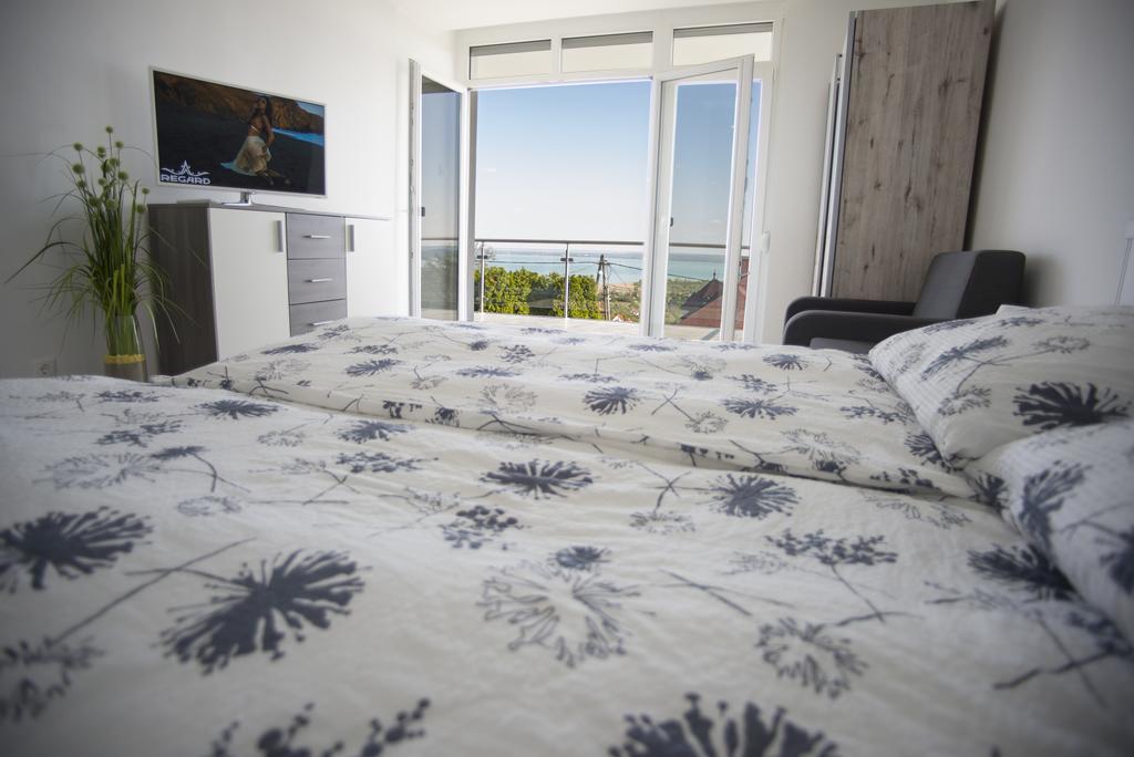 Lakeview Apartments Balatonfuered Екстериор снимка