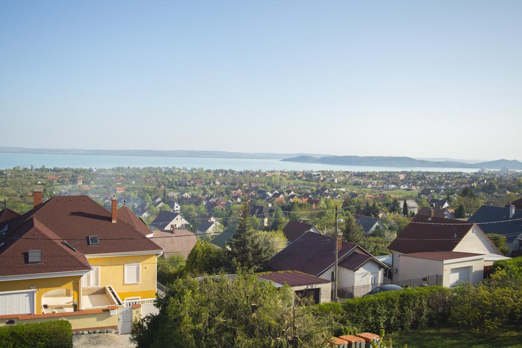 Lakeview Apartments Balatonfuered Екстериор снимка