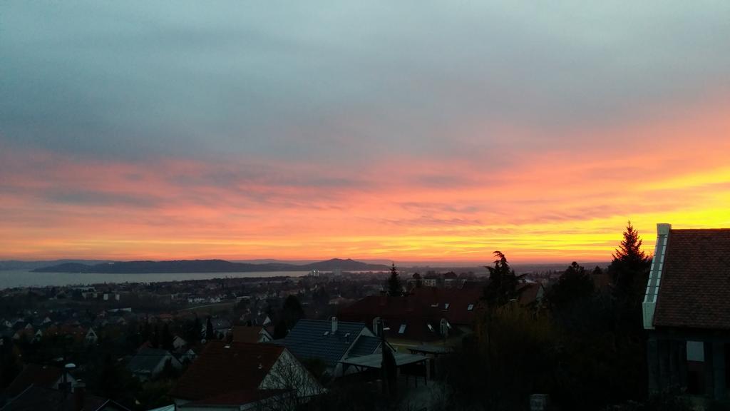 Lakeview Apartments Balatonfuered Екстериор снимка